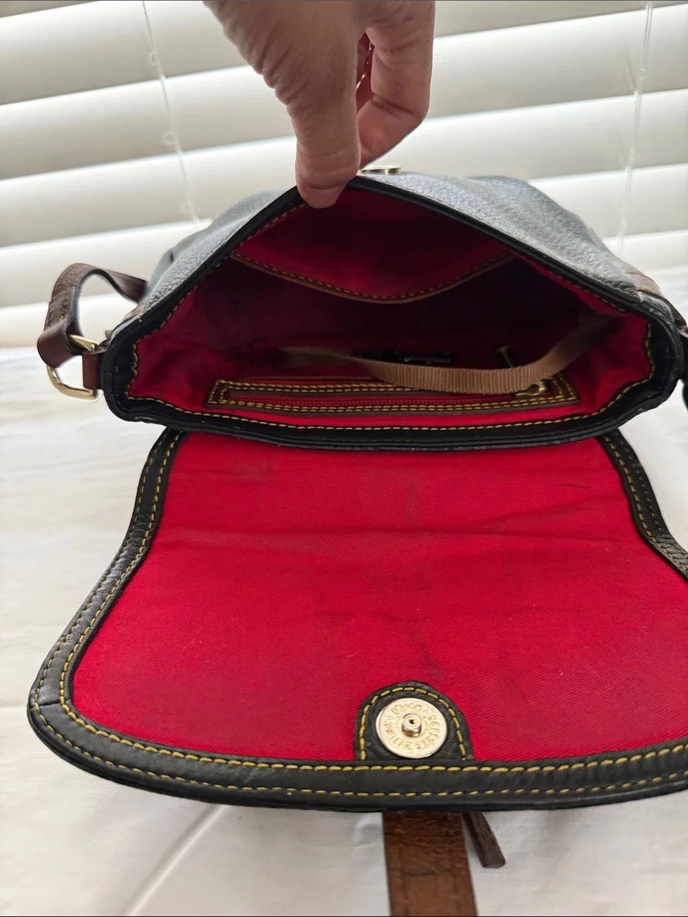 Dooney and Bourke Lock Leather Crossbody Shoulder hand bag Padlock